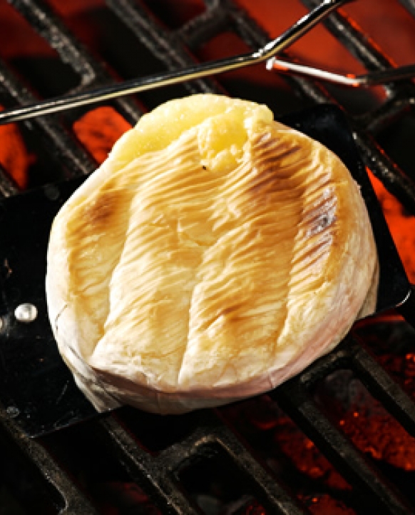 Camembert z grilla