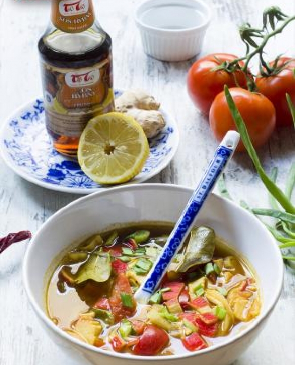 Zupa a la tom yum z surimi z sosem rybnym TaoTao