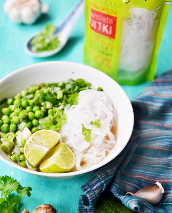 Zupa z zielonego groszku z noodle Konjac